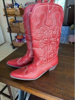 Women’s cowboy  boots, size 9.5/ 10 ( soft pleather)