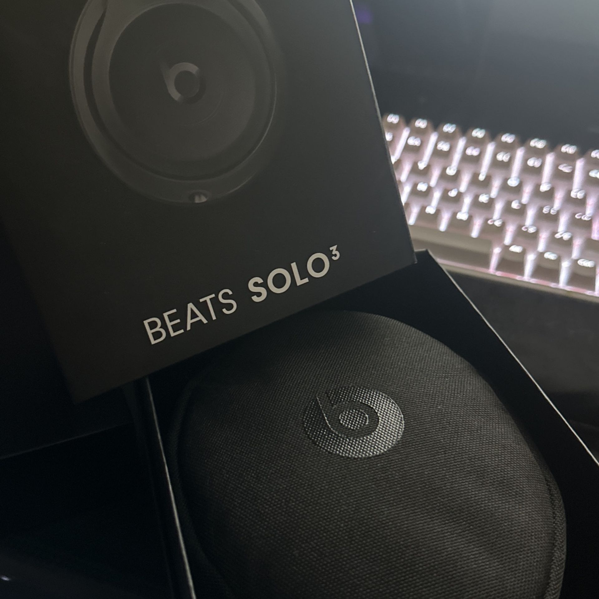Beats Solo 3 (missing charger) Brand New In box