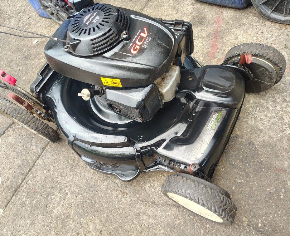 Excellent Condition! Craftsman Self-Propelled Lawnmower With Honda 160 GVC Motor!