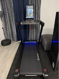 Treadmill read description