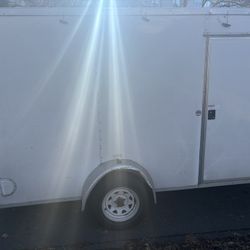 2015 Enclosed Trailer 6x12ft 