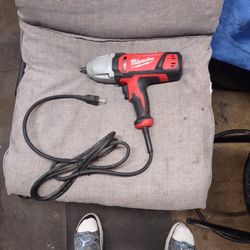 Milwaukee 1/2" Impact Wrench Square-Ring 120 V