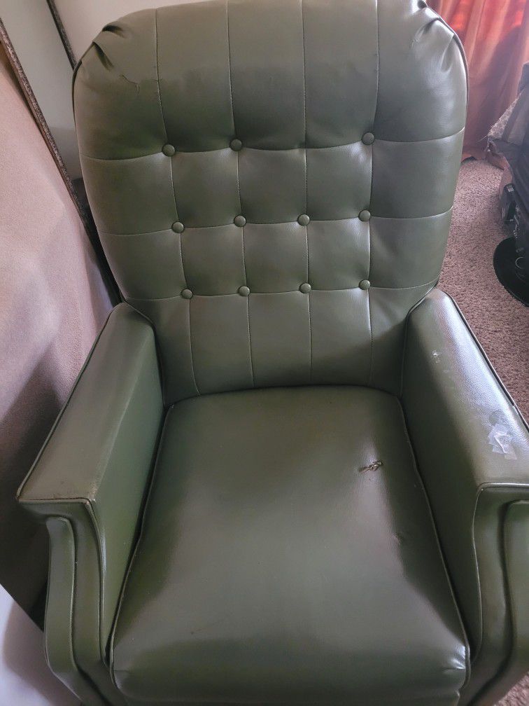 Leather Reclainer Chair