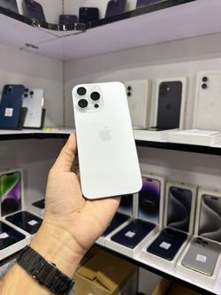 *iPhone 16 Pro Max 256gb📱 unlocked - Great condition