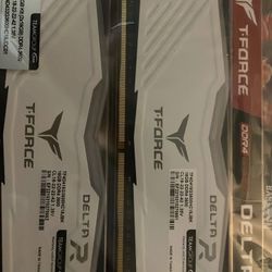T-FORCE Delta RGB 32GB (2 x 16GB) DDR4-3600 PC4-28800 CL18 Dual Channel Desktop Memory Kit TF4D432G3600HC1 - White