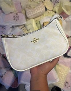 👜 Coach Shoulder Bags | New | Multiple Colors Available