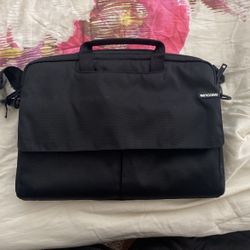 Incase 13-14in Laptop Case