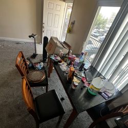 Mid Size Dining Table And Chair Set 4 Chair Table