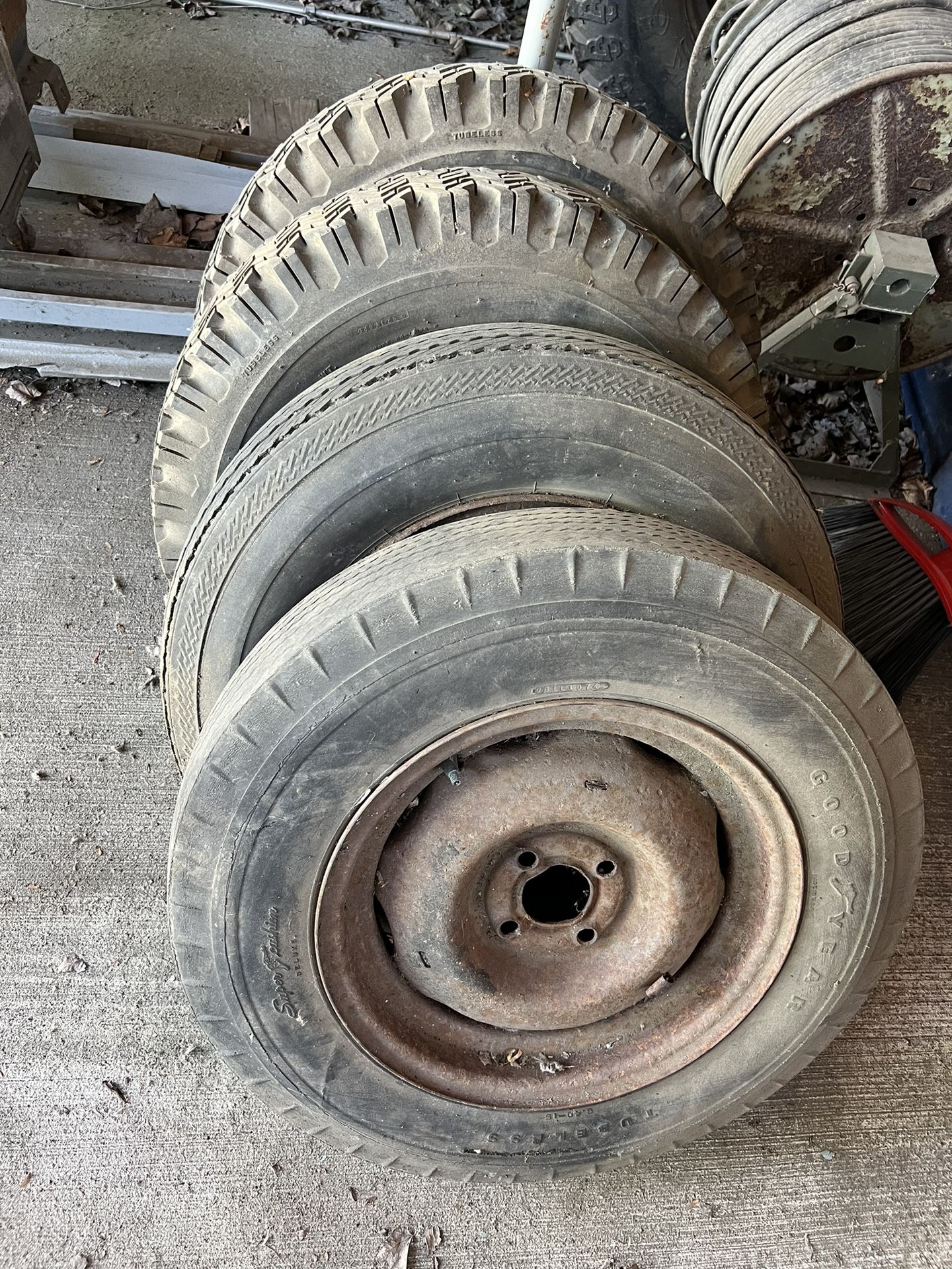 Set of 4 vintage rims & Wheels 4 Lug set up from a 1950 Studebaker Champion 16”