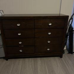 8 Drawer Dresser