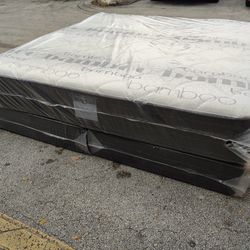 NEW MATTRESS KING SIZE PLUSH WITH BOX SPRING
