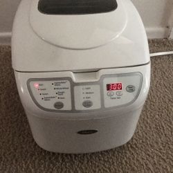 2 Express bake settings, 58 & 80 minute settings Versatile - makes 1, 1 1/2 $ 2 pound loaves 13 hour delay bake timer 3 crust settings - light, medium