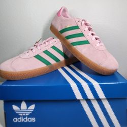 💖 Adidas Gazelle J – Pink with Green Stripes (US 7Y / Women’s 8–8.5)