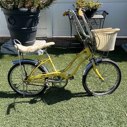 Antique  Girls Schwinn Bike