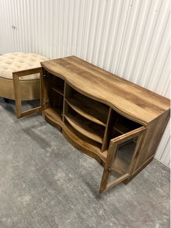 Stand + Ottoman