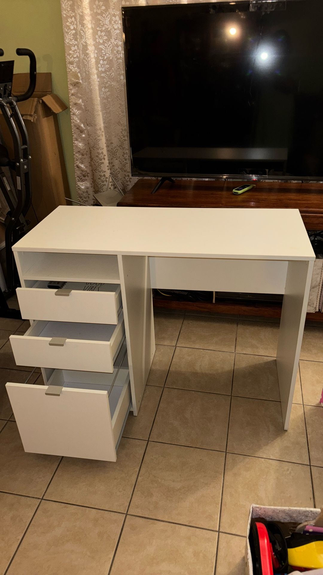 Little White Desk 3 drawers
