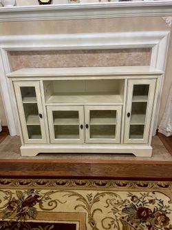 CABINET LIKE NEW!