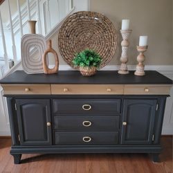 Beautiful Wood Dresser,  Buffet,  Sideboard,  Credenza 