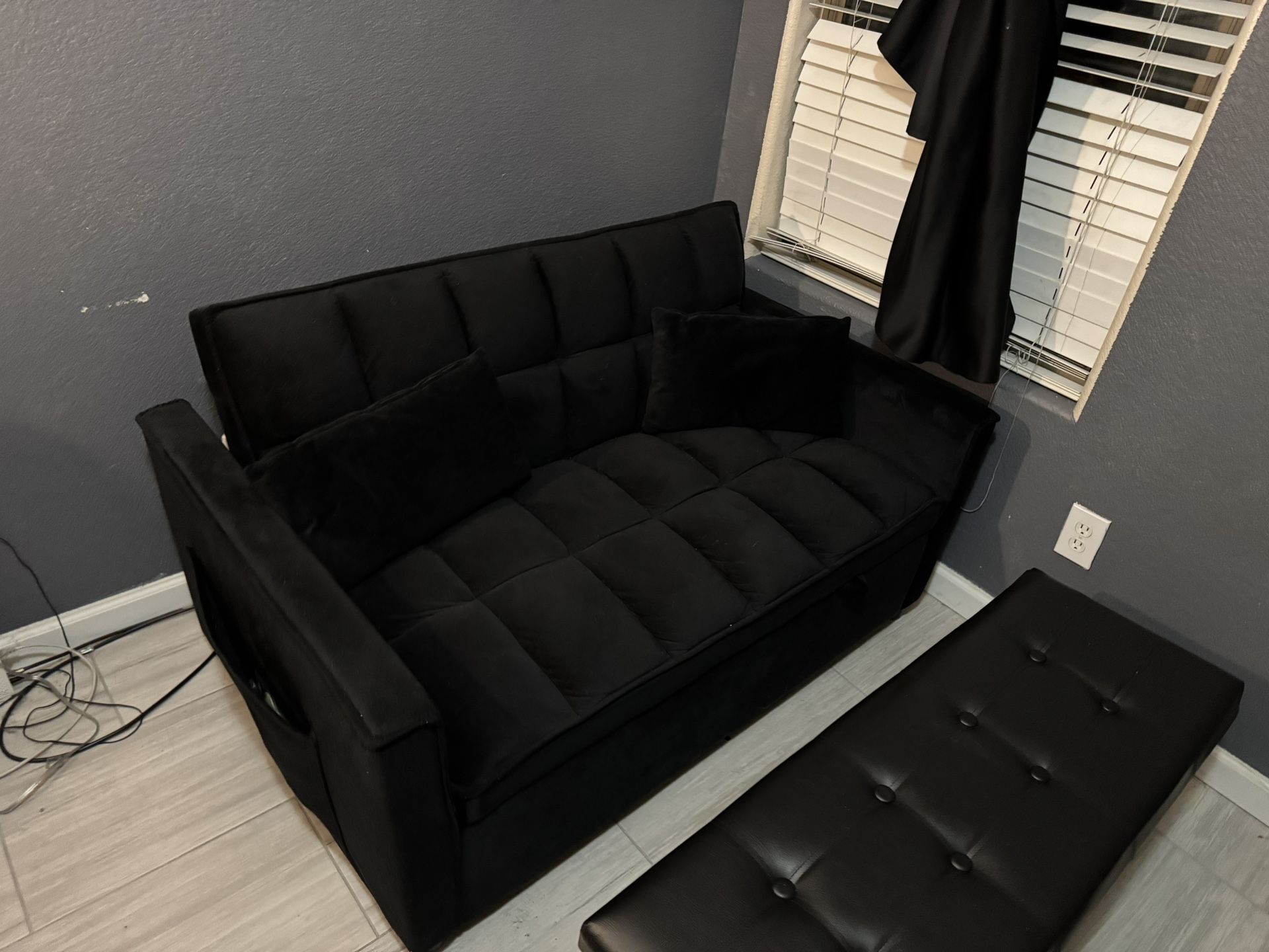 Pull Out Couch Bed And Storage