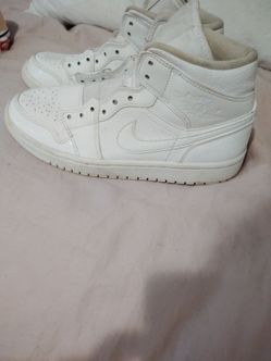 Womens  Sz 7 Air Jordan White