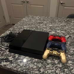PS4 w/ 3 controllers 500GB