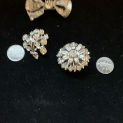  Vintage  Broaches