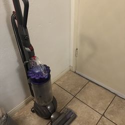 Malfunctioning Dyson Ball Vacuum (pickup 3/27 only)