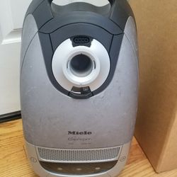 NEW cond POWER HEAD AND CANISTER MIELE  BOTH  WORKS EXCELLENT IN THE BOX  , $140