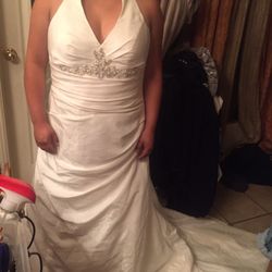 New Gorgeous Ivory wedding dress with tags