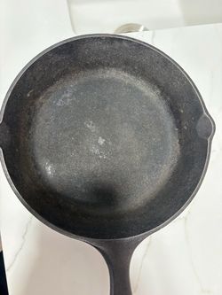 Cast iron pan