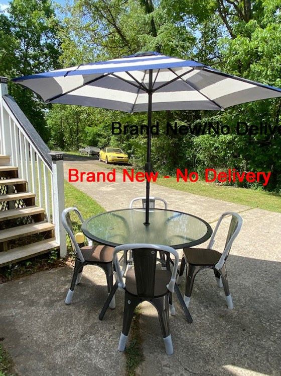 Avalon 48" Round Glass Patio Dining Table & 4 Carlisle High Back Distressed Wood Seat Dining Chairs & Umbrella