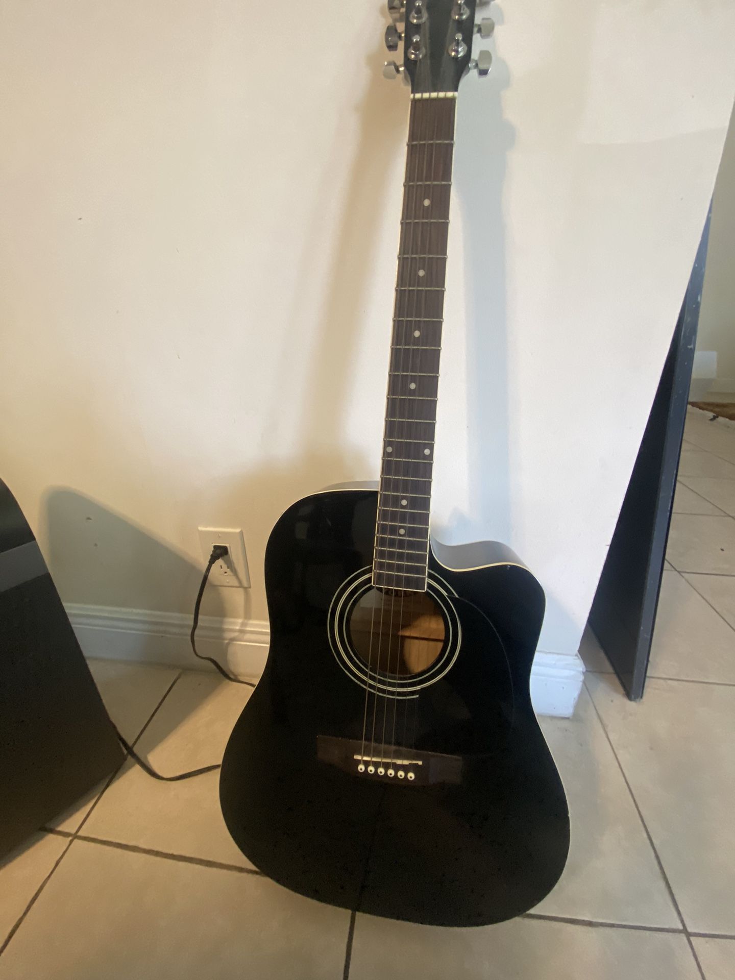 NEW YORK PRO ACCOUSTIC/ELECTRIC GUITAR