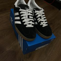 Adidas Gazelle size 10