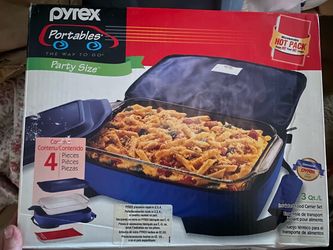 Pyrex Portables Party Size Insulated Food Carrier Set