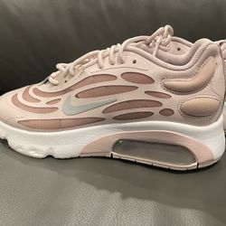 Brand New Women’s Air Max Exosense - Size 7