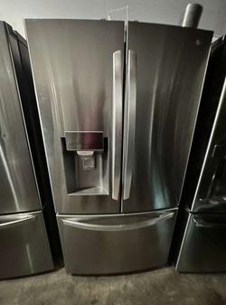 Deal: LG 3‑Door Refrigerator w/ Dispenser – Clean & Ready