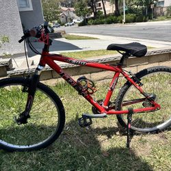 Trek 4500 Mountain Bike – Good Condition