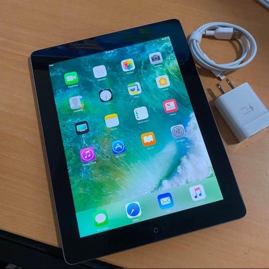 iPad 4, Wi-Fi Internet Access, ICloud UNLOCKED.