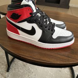 Nike air Jordan Men’s Size 9.5 (Brand new)