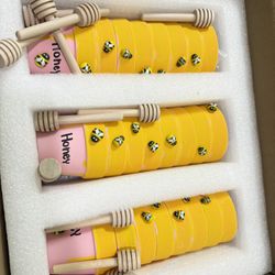 24 Cup Cake Winnie The Poop Cups & Honey Combs 