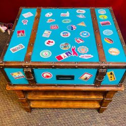 Trunk End Table With 1 Drawer 