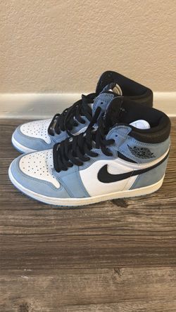 Men’s 7.5/ Women’s 9: Jordan 1 Retro Hi University Blue
