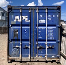 20' & 40' Shipping Containers 