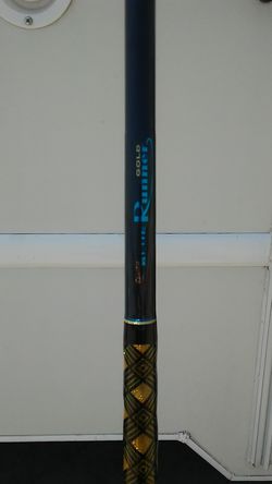 Fishing rod Blue Runner gold quantum 8 feet 3060 lb throwing iron rod for  Sale in HUNTINGTN BCH, CA - OfferUp