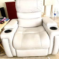 Triple Power recliner 