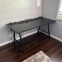 IKEA Utespelare Black Gaming Desk with Cable Management