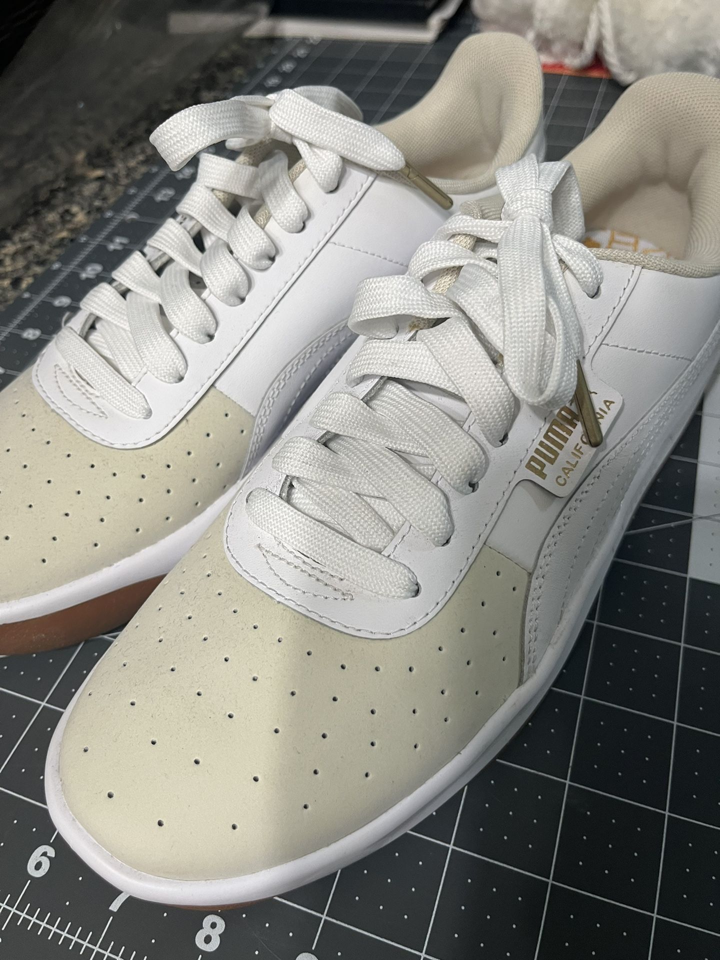 Women’s Puma Shoes 10
