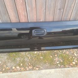 2005 Silverado Tailgate black