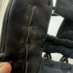 Wilson A2000 Glove 