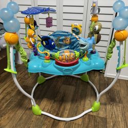 Bright Starts Finding Nemo Activity Center / Jumper